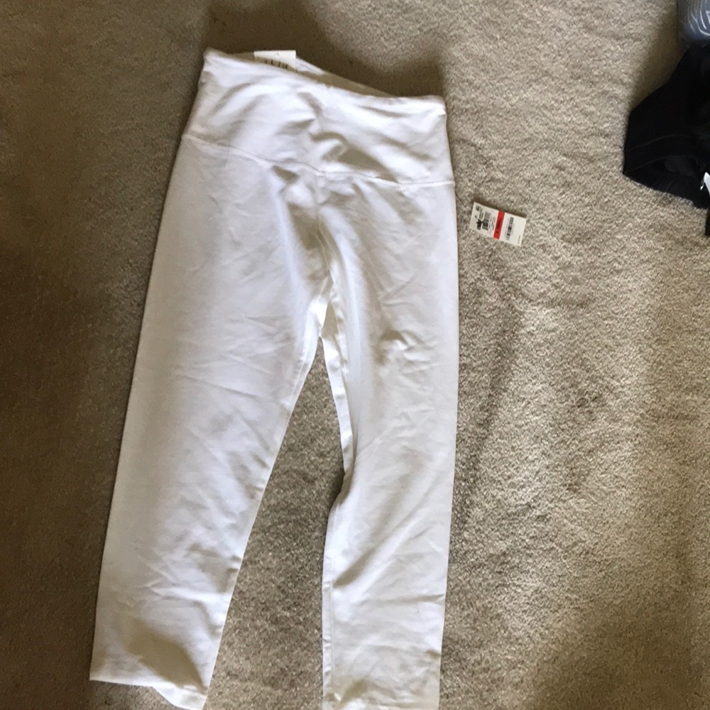 White capri leggings